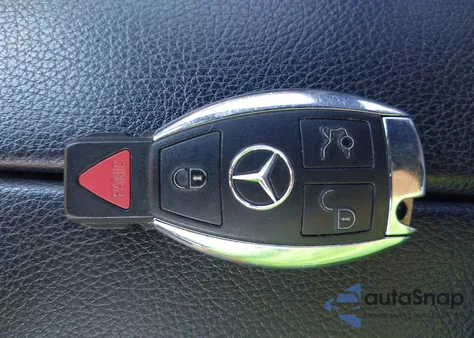 2018 Mercedes-Benz Glc 300 4Matic z USA, uszkodzony, nr VIN WDC0G4KB0JV089858